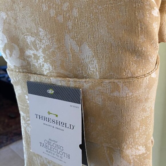 NEW Threshold Oblong Tablecloth 60 X 120 Mustard color - Seats 10-12 - Picture 6 of 6